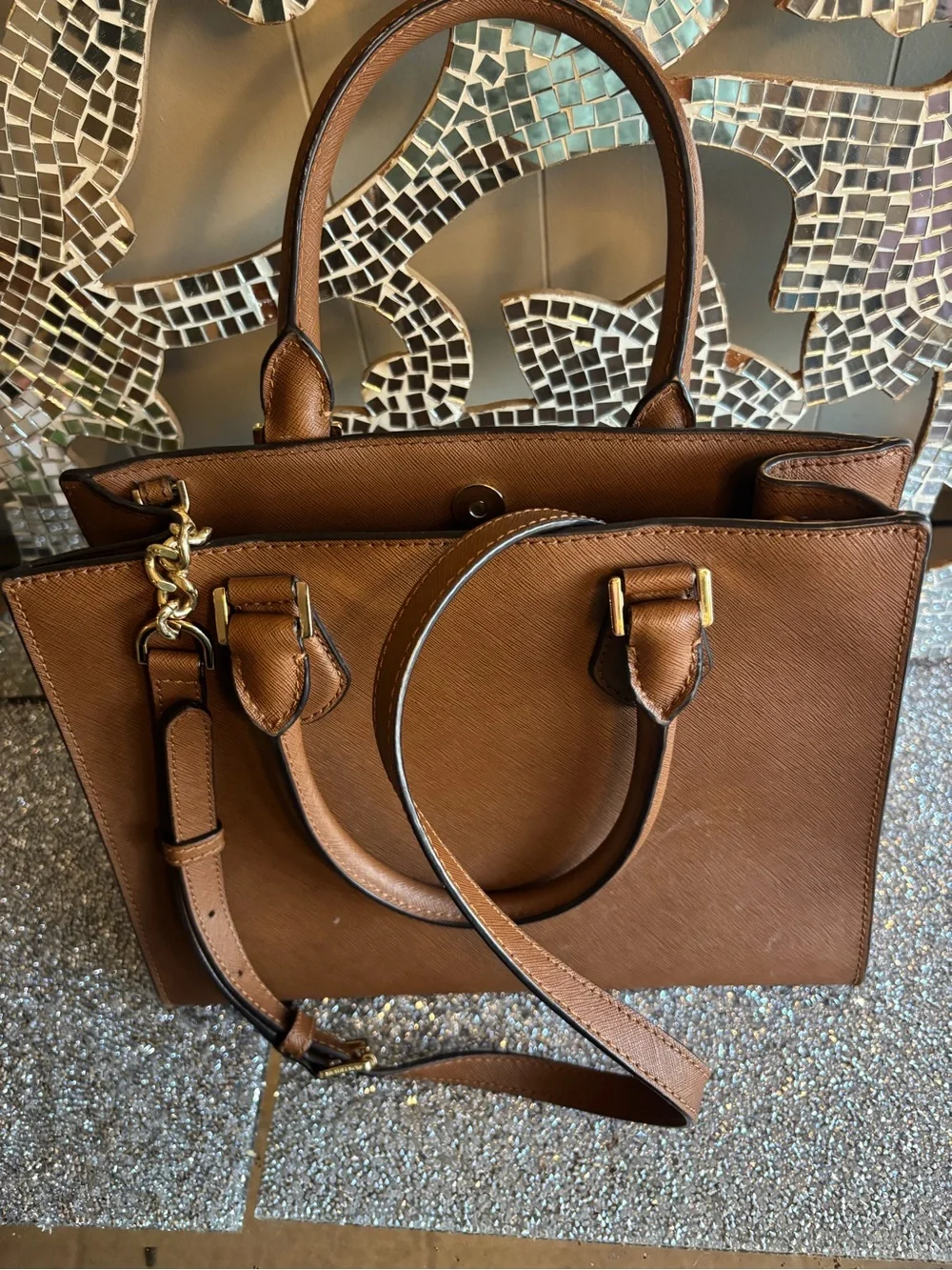 🌟Michael Kors Brown Women’s Handbag with Matching Wallet